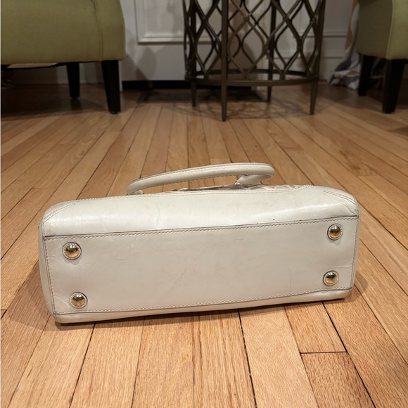 Coach Cream and White Signature Satchel - Picture 7 of 7